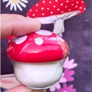 🍄NEW🍓Strawberry scented Red & White Mushroom Shaped Lip balm🍄🍄